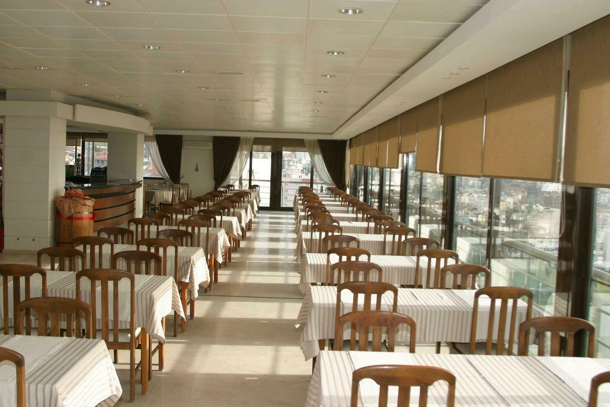 Esat Hotel Kusadasi Exterior photo